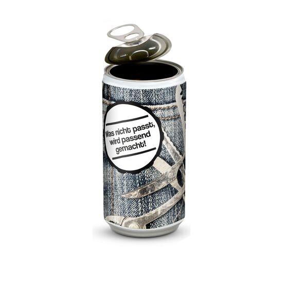 Echte Männerdose: an die Werkzeuge fertig los! 1 Multitool (sortiert) als Schlüsselanhänger, 1 Mini Wasserwaage, 1 Tube Duschgel.