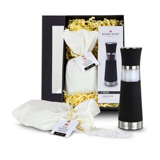Eine zeitlose Kombination aus einem Säckchen grobem, italienischem Meersalz (500 g) und einer elektrischen Salzmühle von ROMINOX®