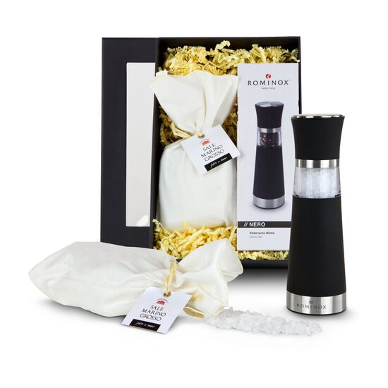 Eine zeitlose Kombination aus einem Säckchen grobem, italienischem Meersalz (500 g) und einer elektrischen Salzmühle von ROMINOX®
