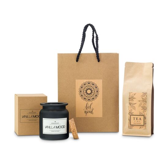 In der naturfarbenen Tüte mit "Feel Good" Aufkleber befinden sich ein Früchtetee Vanille-Sahne und eine ROMOSCENT® Aromakerze.