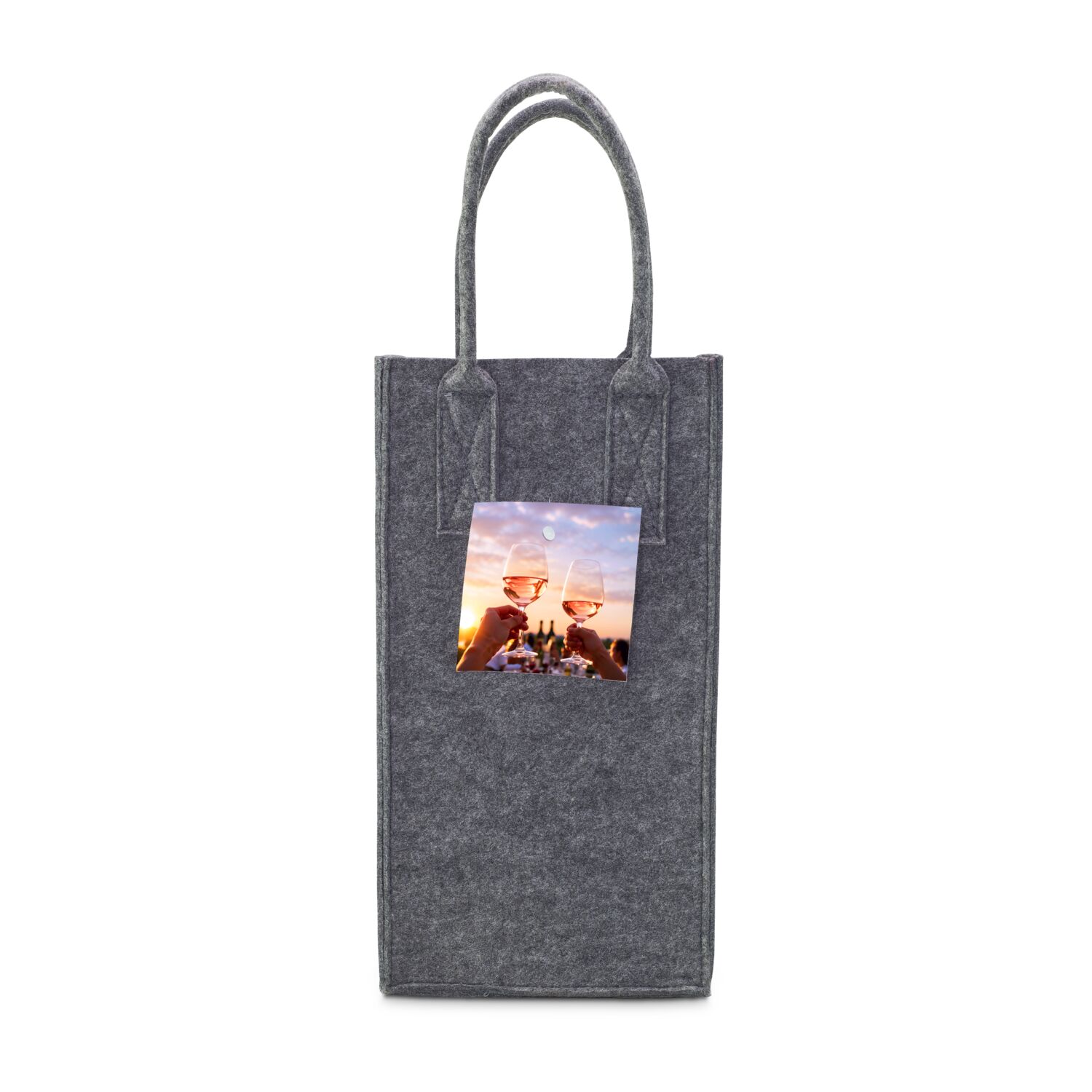 In dieser praktischen ROMINOX® Filztasche befinden sich ein erstklassiger Rieslingwein (0,75 l) und ein ROMINOX® Weinglashalter.