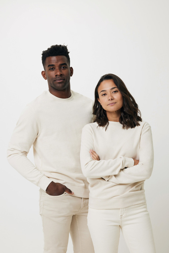 IQONIQ Denali ungefärbt. Rundhals-Sweater aus recycelter BW