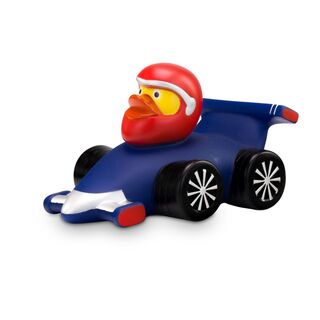 gelbe Werbeente Volker Vollgas mit blauem Rennauto und Helm in Rot, Größe: ca. 8 cm. Inklusive Quietschventil