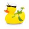 gelbe Werbeente Karl Kapitän mit Kapitänsmütze und Froschkönig auf dem Rücken, Größe: ca. 8 cm. Inklusive Quietschventil