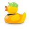 gelbe Badeente Hugo Handwerker mit orangefarbener Kappe, Hemd und Werkzeug-Gürtel. Größe: ca. 8 cm. Inklusive Quietschventil