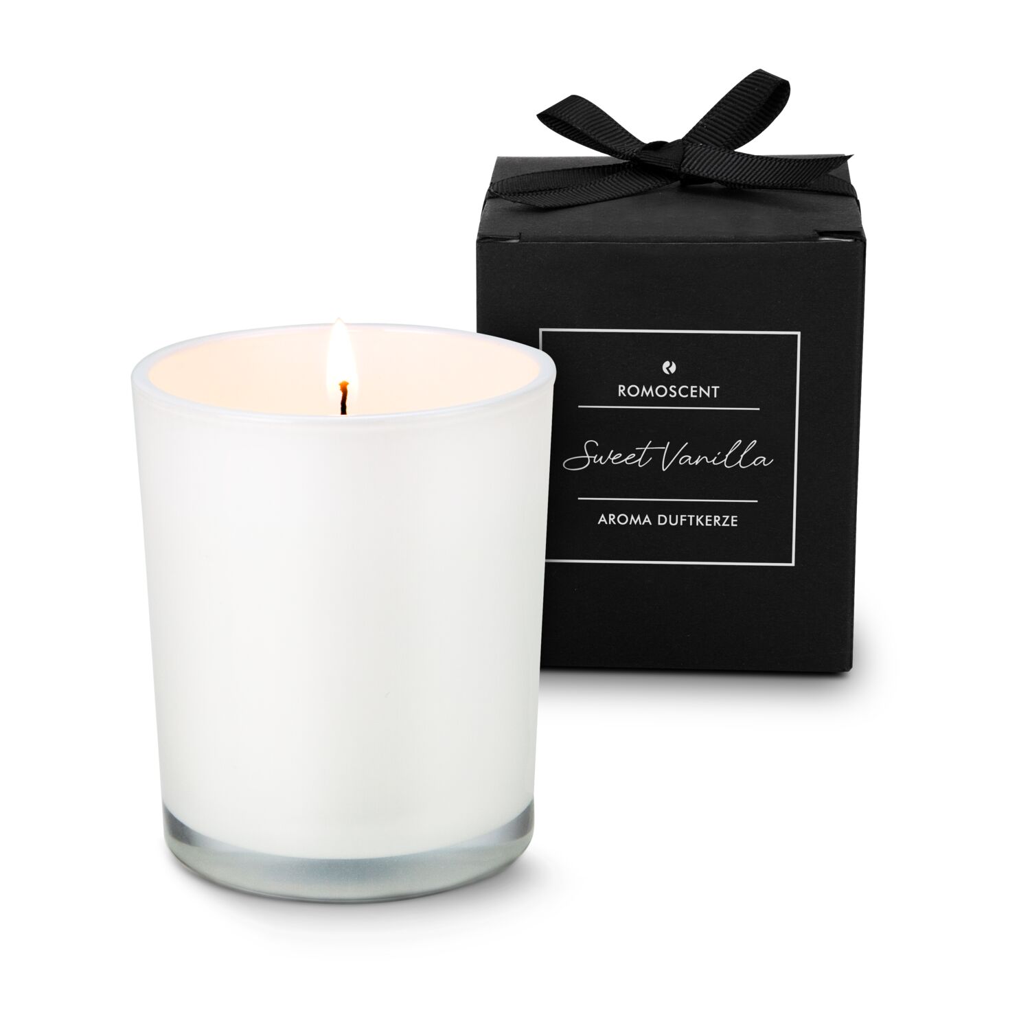 Puristische Aromakerze (160 g) in weißem Glas mit warmem Vanilleduft - verpackt im schwarzen Geschenkkarton mit schwarzer Schleife.