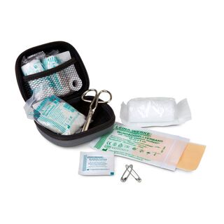 Das First Aid Kit mit deutscher Markenware ist unerlässlich für die Erstversorgung & ideal für unterwegs. Inhalt: 12 Artikel.