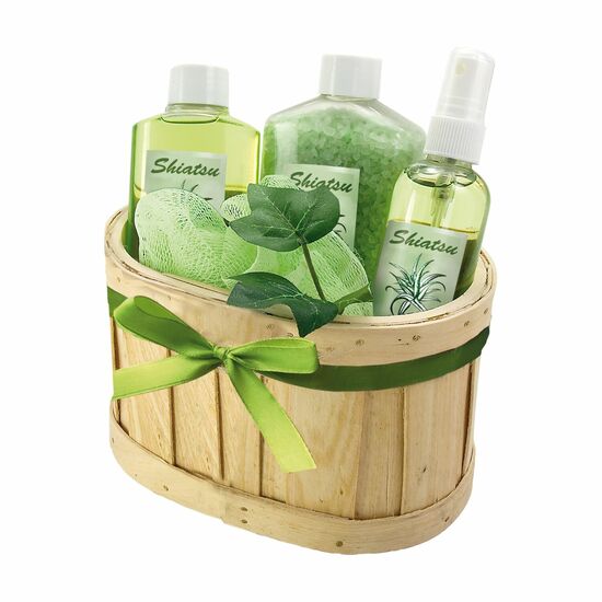 160 ml Duschgel, 350 g Badesalz, 100 ml Körperspray, Mesh-Schwamm, in Holzkörbchen. Duftrichtung: Aloe Vera