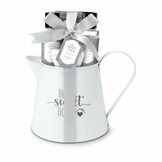 100 ml Duschgel, 100 ml Bodylotion, 100 g Badesalz, 1 Schmetterling-Badekugel (40 g), verpackt in dekorativer Metall-Gießkanne