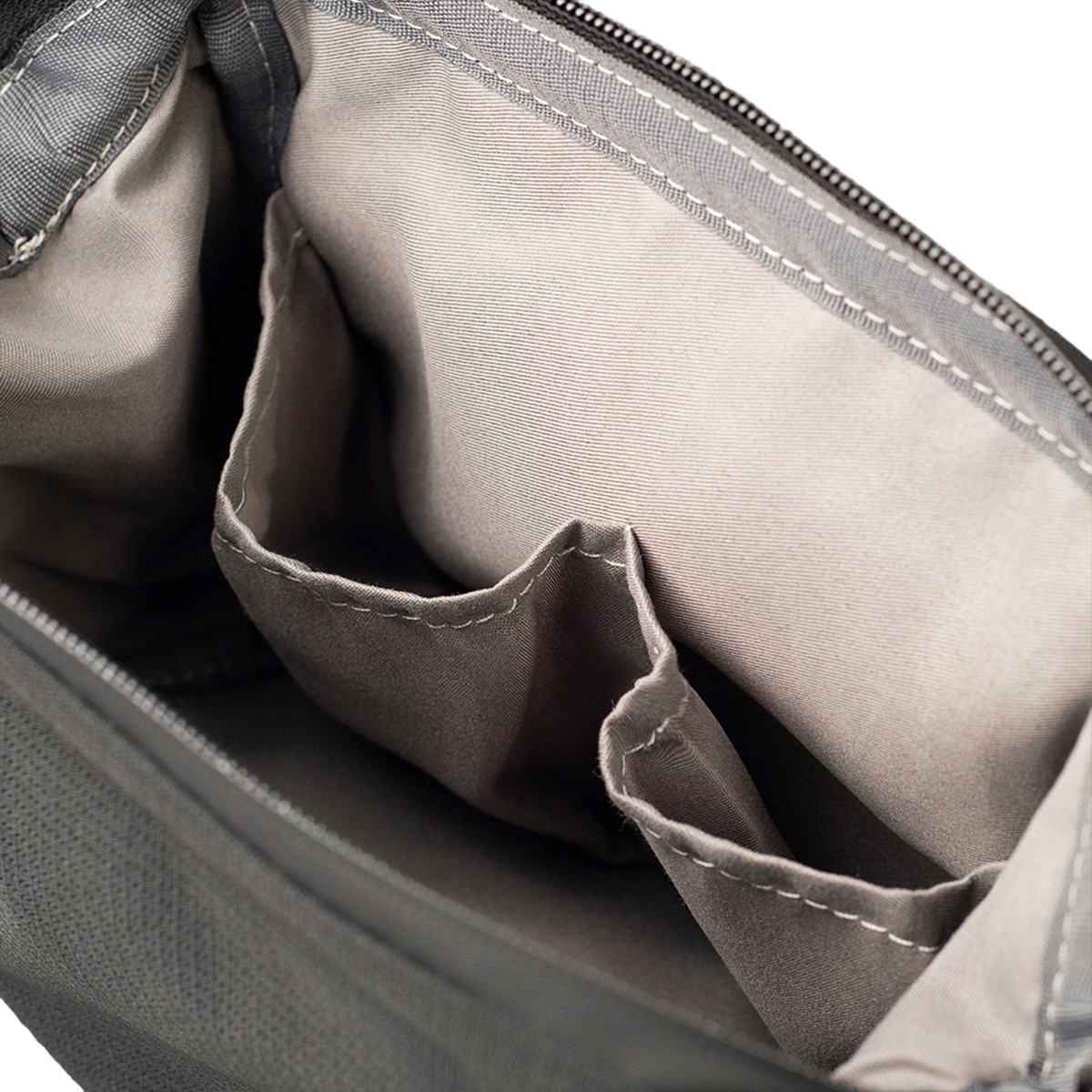 Kosmetiktasche mit Metallbindung stock