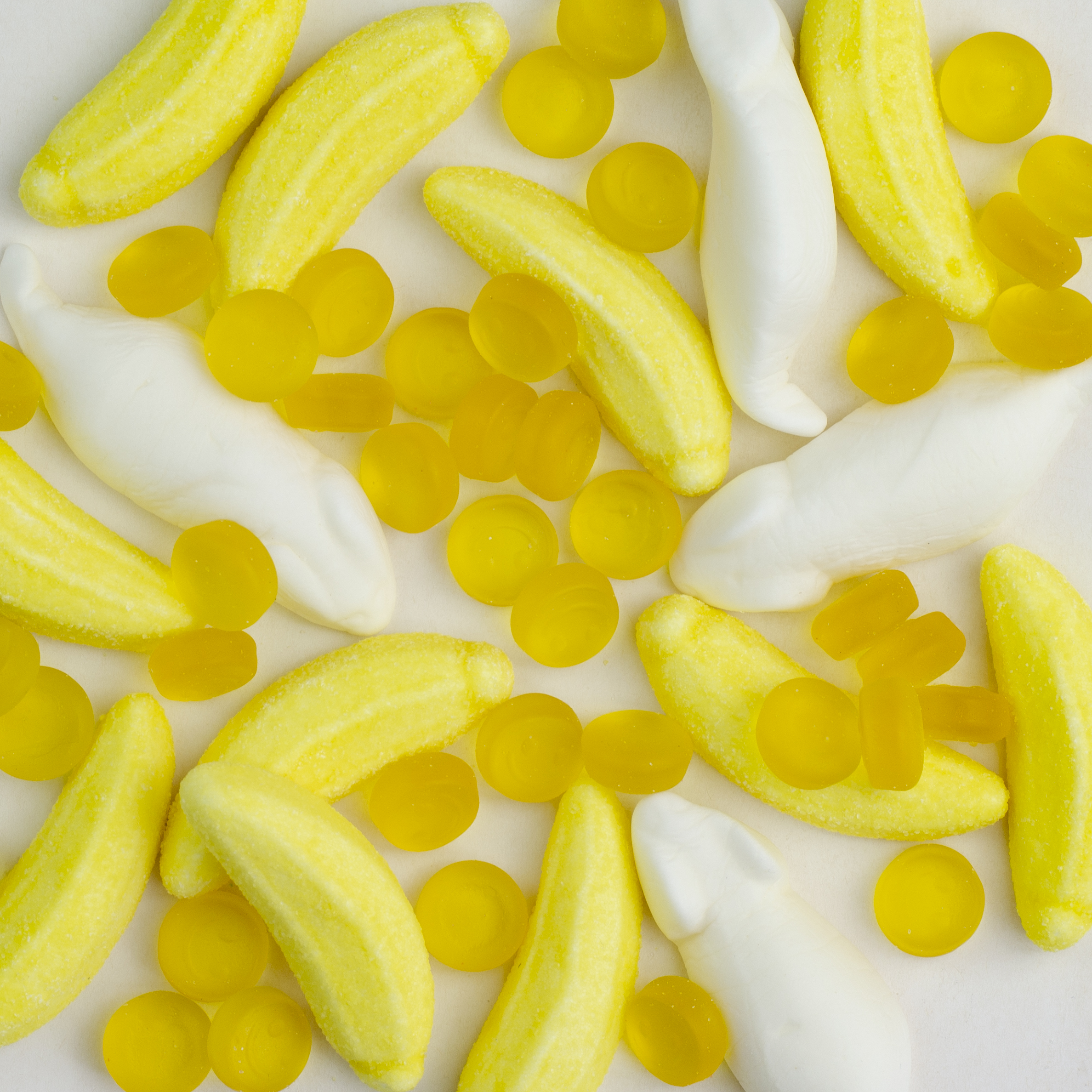 Naschdose S gelber Süßigkeiten Mix