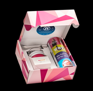 Geschenkbox Celebration mit 575g Bio-Müsli, Müsli-2Go-Becher und Löffel