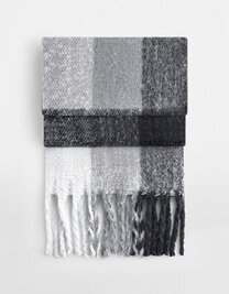 CB494R Beechfield Fluffy Check Scarf